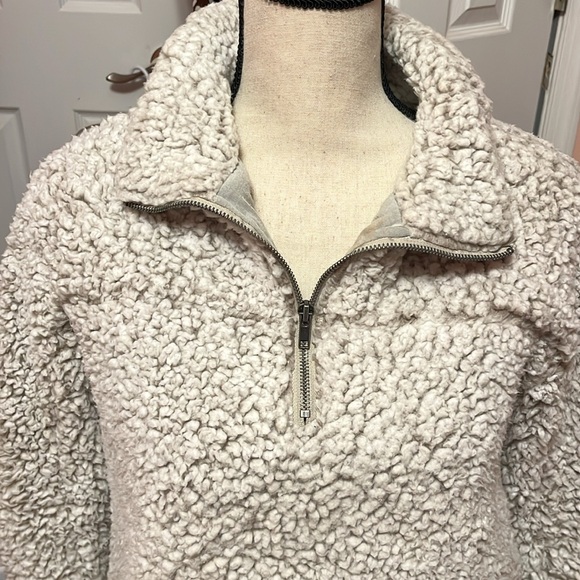 Quarter Zip Pullover - Picture 2 of 8